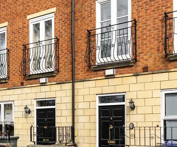 Redbourne Holiday Home