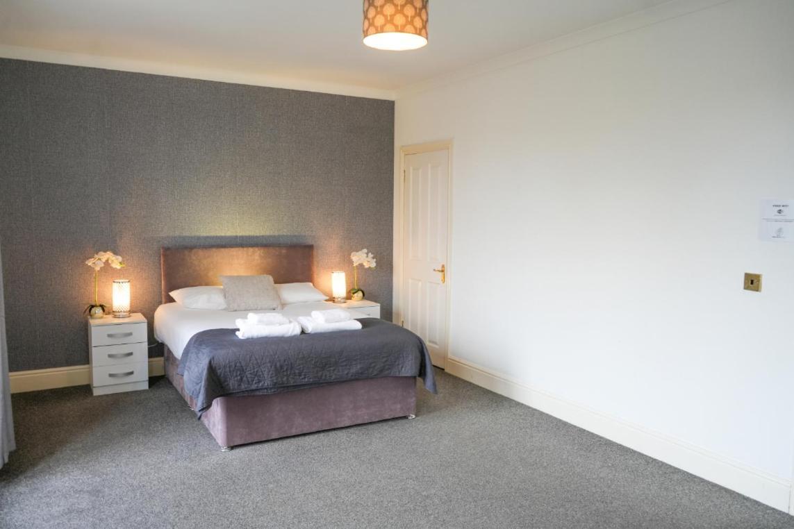 Redbourne Boston